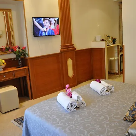 Imperial Crown Appartement *
