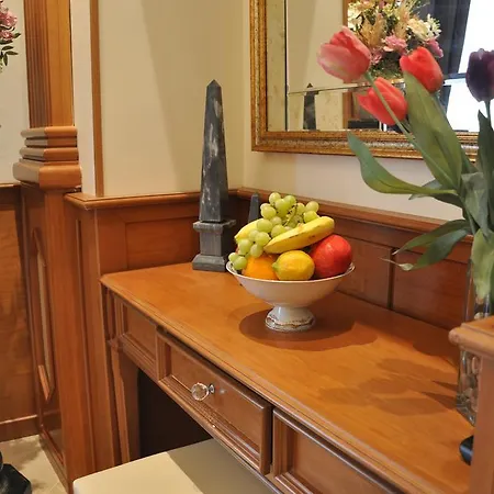 Imperial Crown Apartment Rome